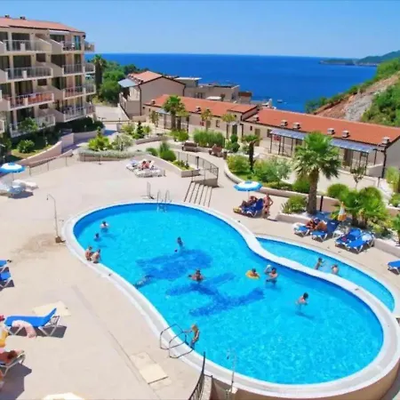Apartamento Sunset Poolside Retreat Blueh Budva