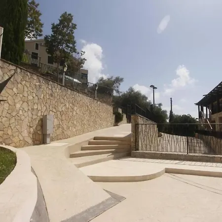 Sunset Poolside Retreat Blueh Apartamento Budva
