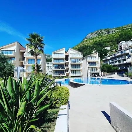 Apartamento Sunset Poolside Retreat Blueh Budva